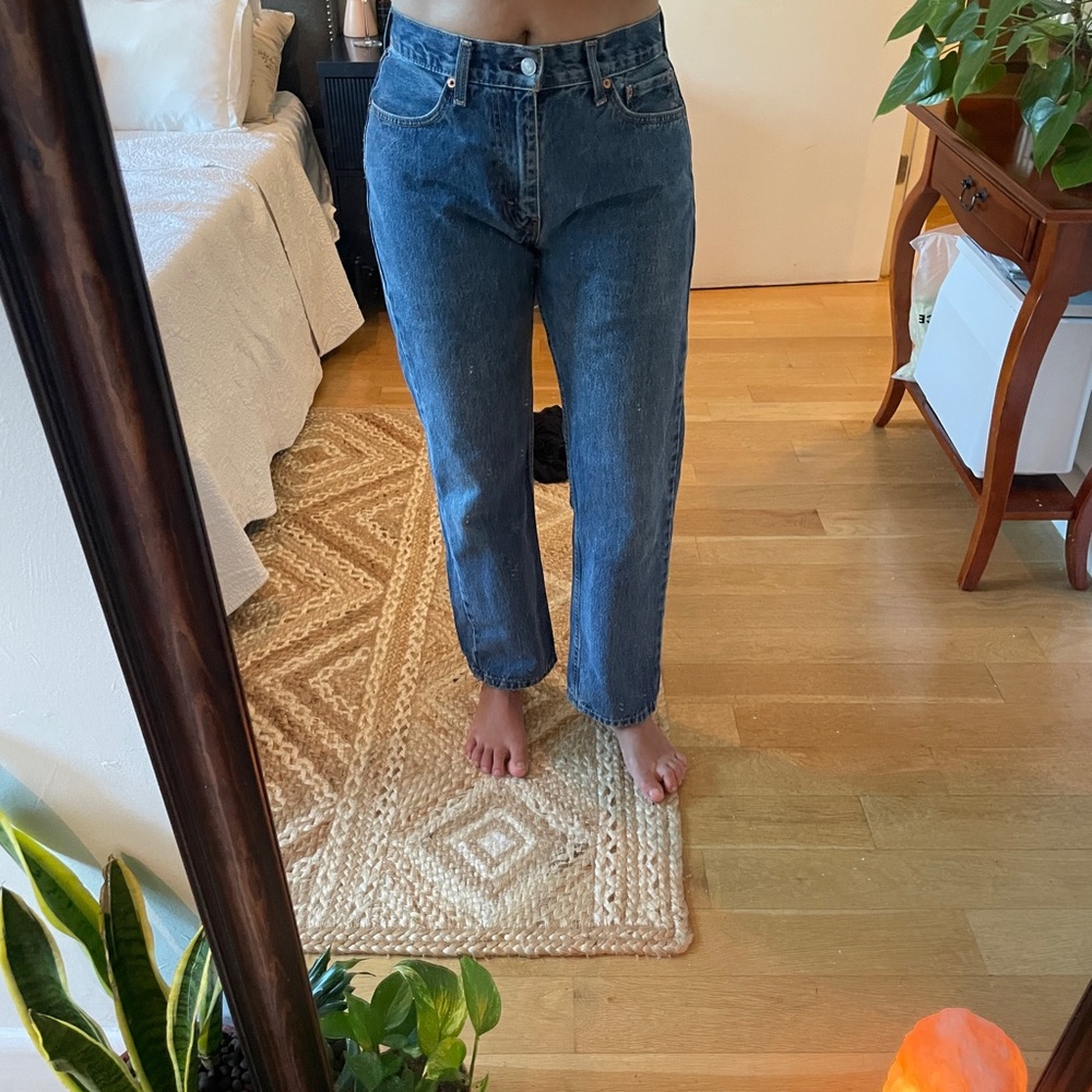 Vintage Levi’s 501 High Rise Straight Leg Jeans – Size 28